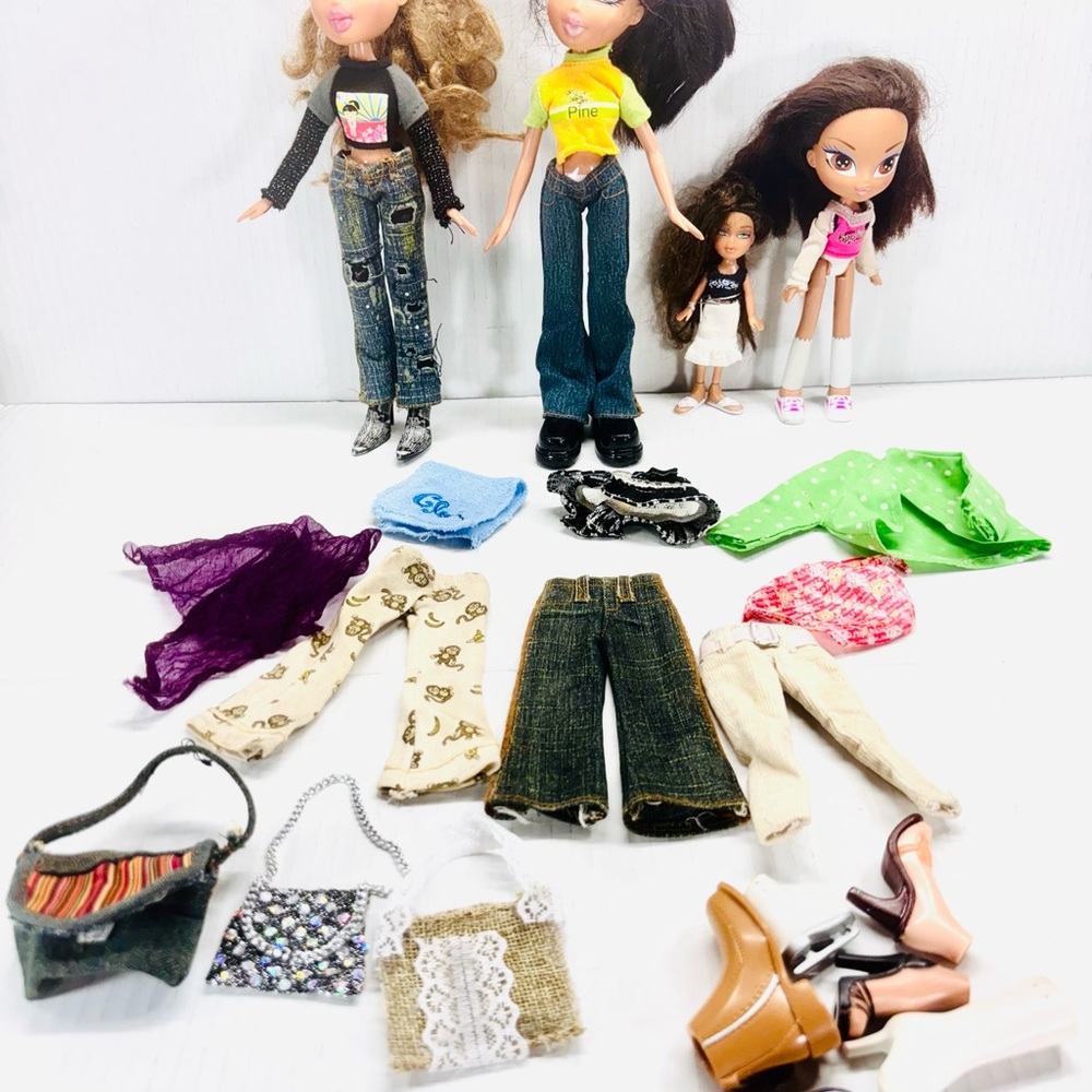 Bratz Yasmin & Angelz Dolls Clothes Accessories Lot Of 4 Dolls Total
